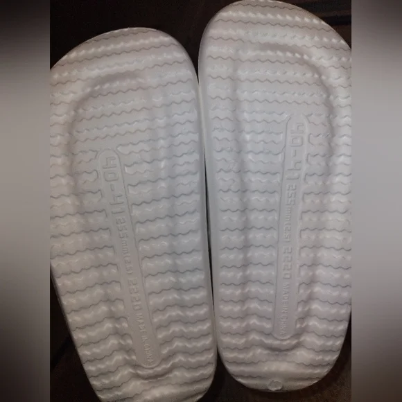 Cute bear sandals 🐻 🤍 - Picture 6 of 9